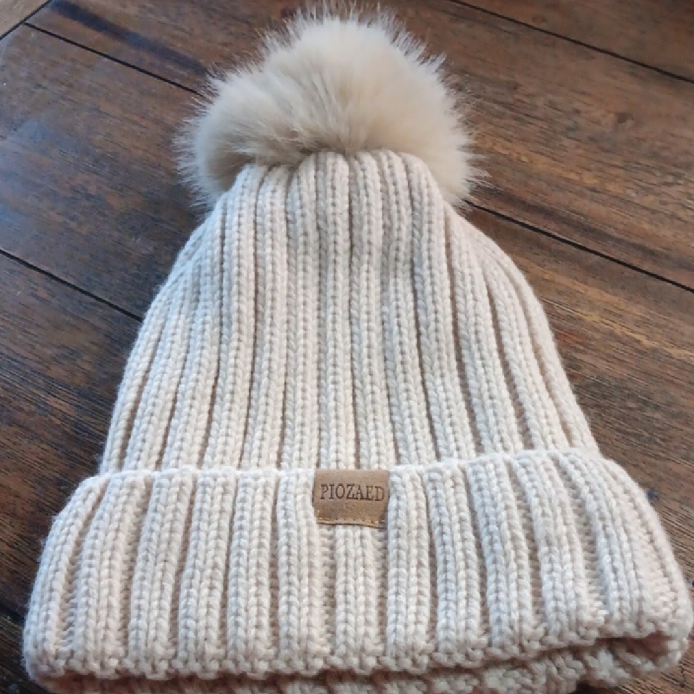 Piozaed Womans Cream Knit Beanie with Pom Pom - Picture 1 of 5